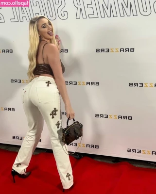 Kendra Sunderland [ kendra-sunderland ] - Slight delay in the next shoot  You already know ima make it up to you