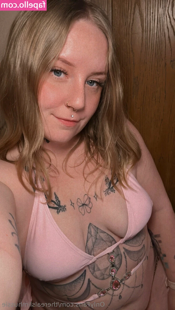 therealslimhussie - Keeping myself entertained while pumping