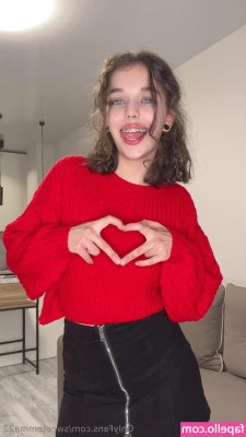 emma_wersten_vip [ emma-wersten-vip ] - Goodmorning my loves  Do we like the pink set  I love baby pink