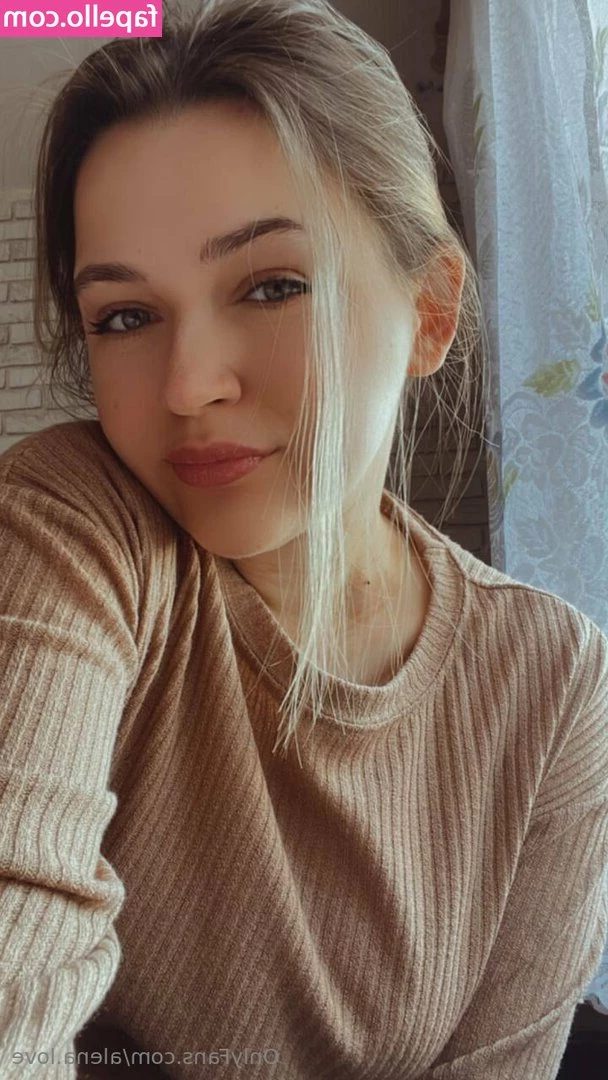 alena.love [ alena-love ] - Stroking fast leads to a better cum