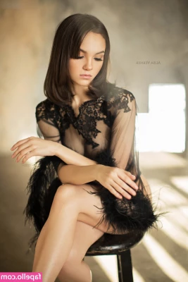 Maria Demina [ maria-demina ] - Which type of LIVE CAM you want with me?