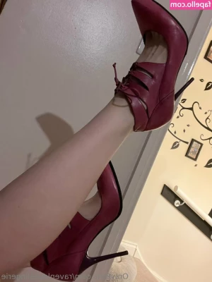 ravenloveslingerie - Clean kitten