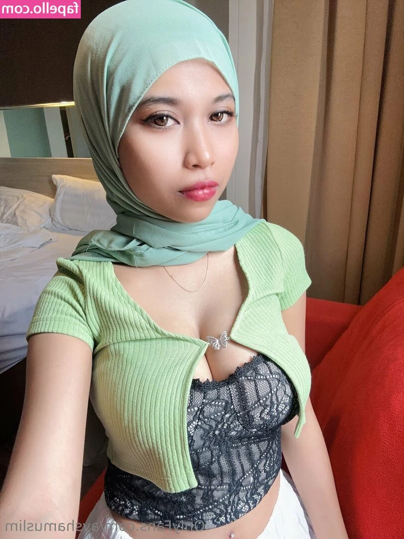 ayshamuslim - Stuck Inside  Spend the weekend cummin to your new favorite