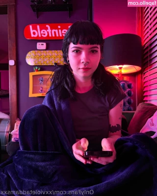xxvioletaddamsxx [ xxvioletaddamsxx-1 ] - I m filming today guys  let me know anything you would really love to