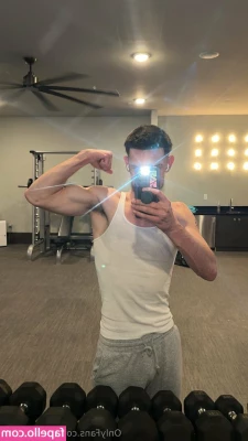 u63986524 - Imagine free drinks  a nice hotel and some hot  sweaty sex with me in