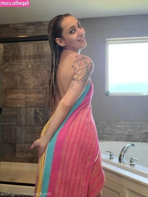 omgchloe - My facetime freak   we do shows on ft for  15