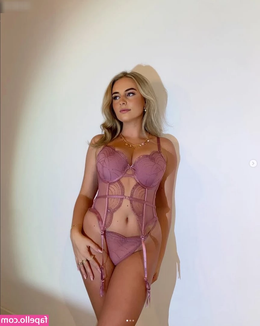Lydia Janssen [ lydia-janssen ] - Good Morning happy Monday, ☀️ enjoy the tatas!