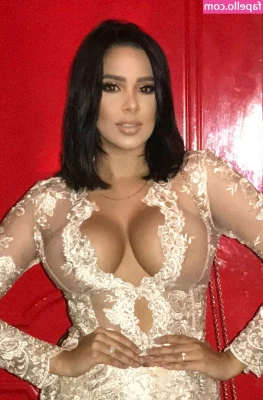 Idania Sanchez [ idania-sanchez ] - Just me goofing around while I’m getting ready to finally get this