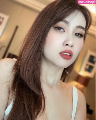 Lily Chong [ lily-chong ] - spread wide open for daddy   who wants to see more