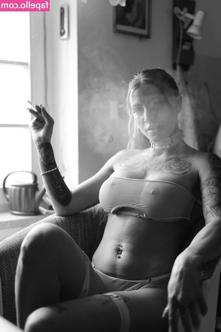 Sarina Denise [ sarina-denise ] - Último GIFTA AHORA SI les mando el video completo?