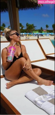 Chelsea Kreiner [ chelsea-kreiner ] - I love to go out and show myself around showing everything, have you