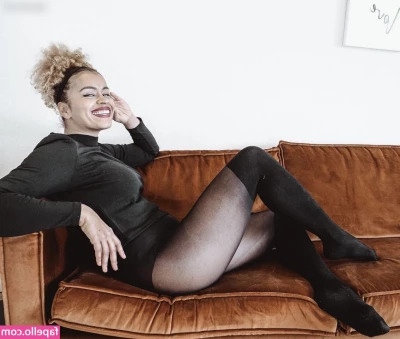 Diana Schneider [ diana-schneider ] - 50 Video Calls today    HAPPPY HUMP DAY