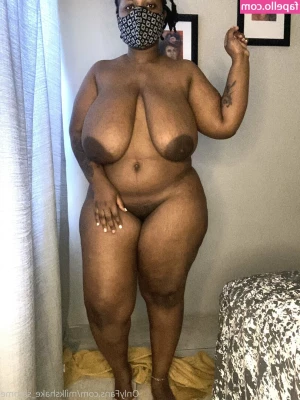 Milkshake_Samme [ milkshake-samme ] - Spuit lekker geil over mijn kontje 💦🥵🥵🥵🥵