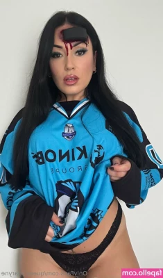 queen.maryne [ queen-maryne ] - How would you spank me hard or gentle?🫠