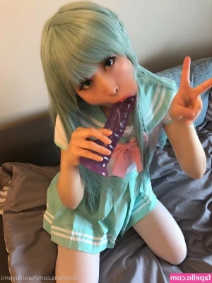 SaoriKiyomi - I need to take this off   I m hot