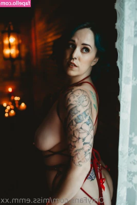 miss.emm.xoxo [ miss-emm-xoxo ] - Amor ya va a ser mi cumpleaños   Te dejo mi cuenta de Amazon si