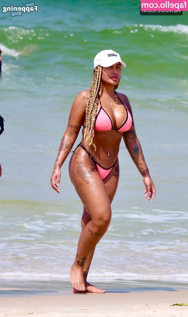 rafaella - What if we play with our legs baby