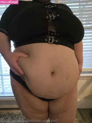 thehungrypiggybbw - What's that sexy black outfit hiding?🖤😈