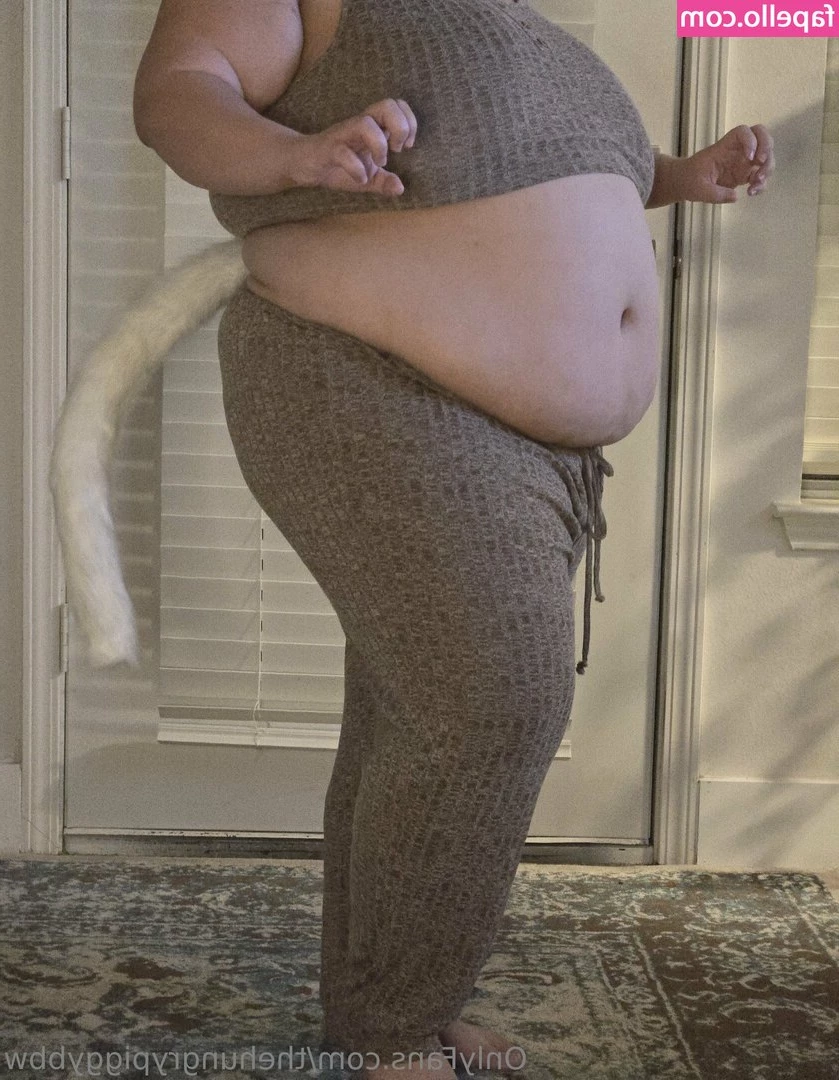 thehungrypiggybbw - I love taking it all in my ass. Look how wet my pussy gets. 😈