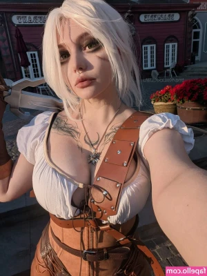 kisslickk_ [ kisslickk ] - Staring into @magxnumb's eyes 😍