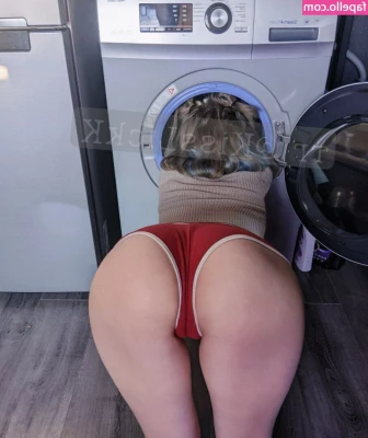 kisslickk_ [ kisslickk ] - Would anyone be interested in a live stream