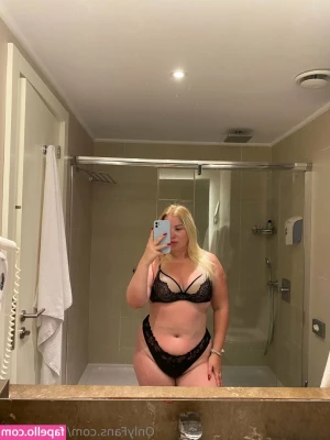 belllaaaakr - have i ever told you how much i love having my hips grabbed? 😉