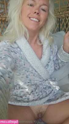 yourxsweetestxsynxvip - Making the most of a rainy day 😚
