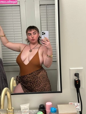 kikiwflower - New custom bundle  you can see me completely naked in my bed  jerking