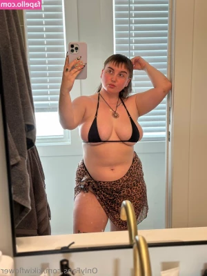 kikiwflower - Going live in a few hours on my VIP page  You don t want to miss it  