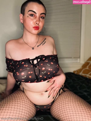 kikiwflower - do you like my body baby?
