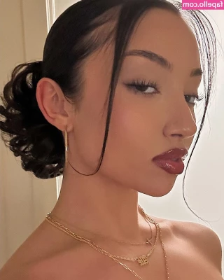 Alessya Farrugia [ alessya-farrugia ] - TGIF !! check dms got some very naughty vids for you :) also i will