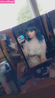 spoolionthenet - Call me a narcissist but I can t help checking myself out  