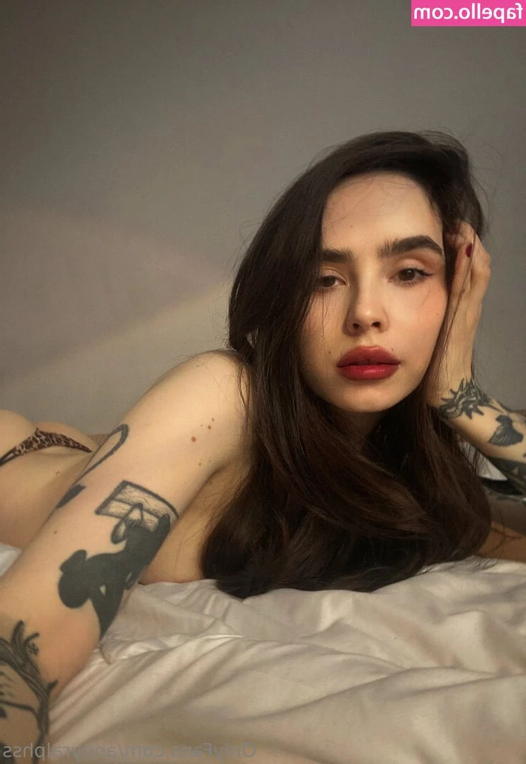 annyralphs - Amateur Video: Step into a nostalgic time capsule with me! I capture