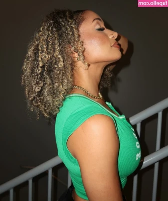 Kelani Jordan [ kelani-jordan ] - Open your mouth for a- Slow Motion Squirt.