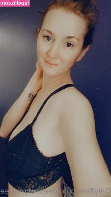 deedeelynnfree - Met her on FetLife  amp  She instantly wanted to suck my