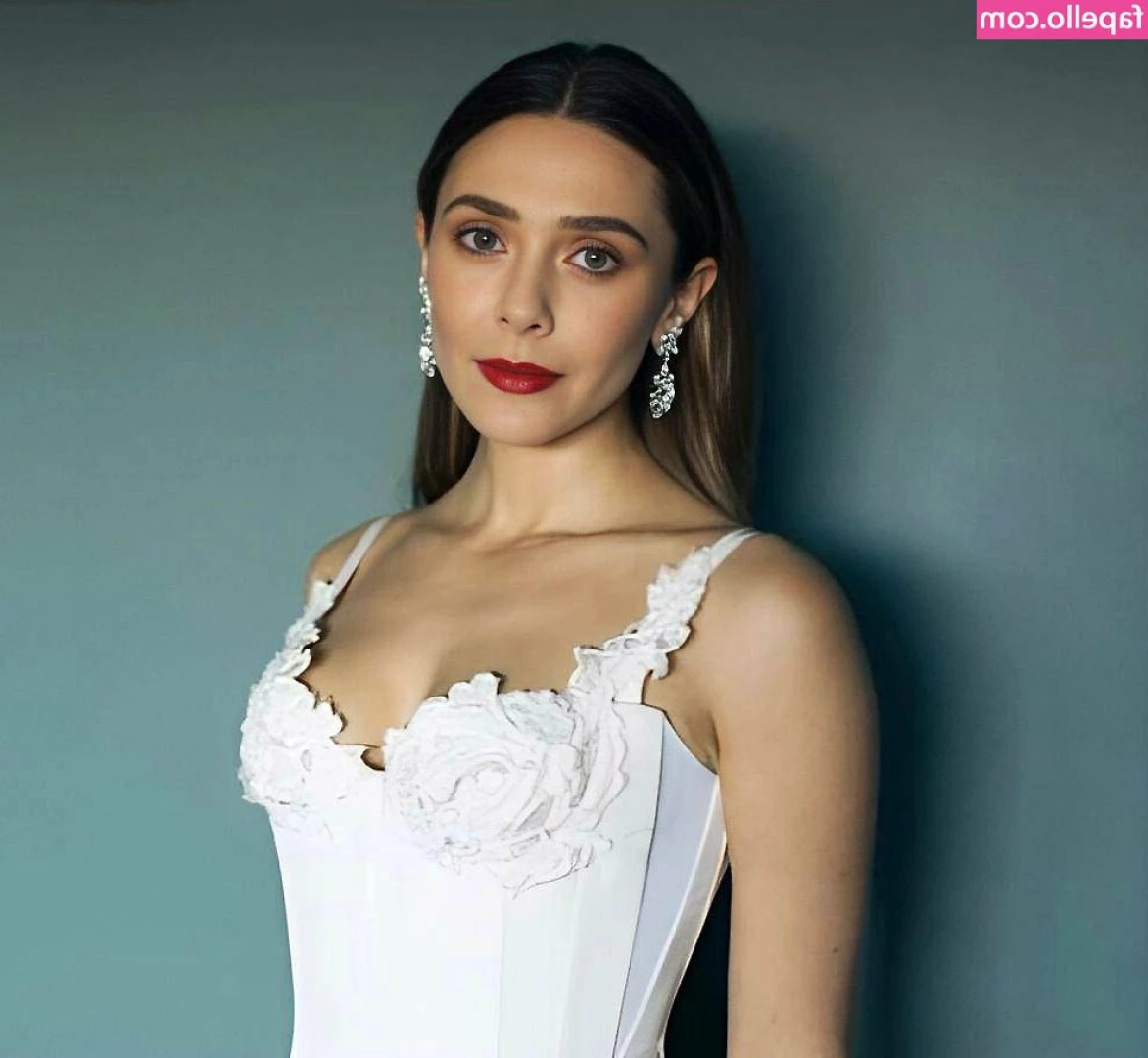 Elizabeth Olsen [ elizabeth-olsen ] - cumshot hands free  new feeling