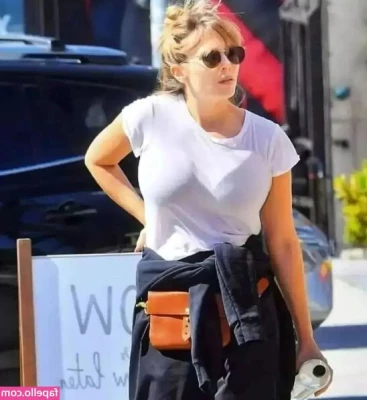 Elizabeth Olsen [ elizabeth-olsen ] - Wow  nikkinunez94 was so tight  lt 3 anyone else need some spare toppy