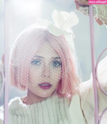 Elizabeth Olsen [ elizabeth-olsen ] - I hope you enjoyed Mirror Monday.