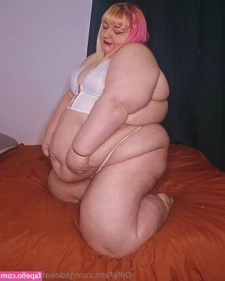 jadeeatsrainbows - Had some fun with Leila Wednesday  She was a blast  Vids coming soon 