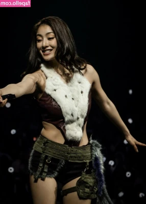 Jihyo - Teaser for the bundle I just sent out 😈😈 Over 6 mins of fun in