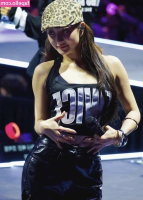 Jihyo - Alright, final Xmas party outfit choice. Would you sneak into the