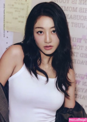 Jihyo - Ready to undress me?