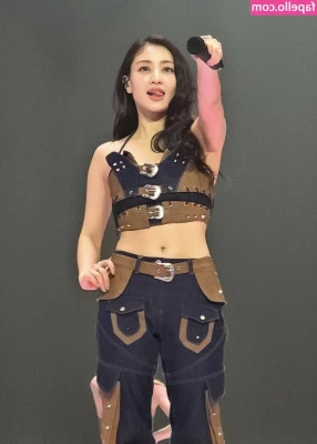 Jihyo - Ik ben niet vaak helemaal naakt hihi 😍 alvast voor het weekend 😘