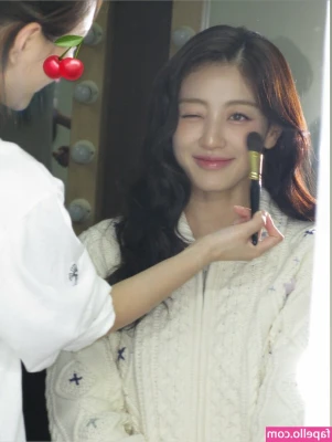 Jihyo - Happy Hump Day!  I love these shorts so much! They hug my ass, and