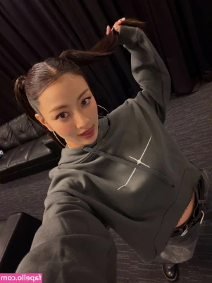 Jihyo - Whose coming for dinner?😈