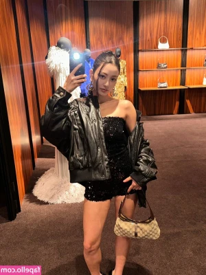 Jihyo - Fresh out of the shower boobies 🧼