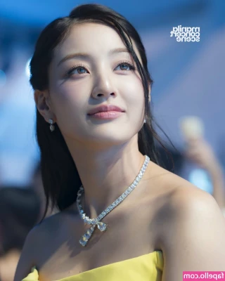 Jihyo - Just trying out some different camera locations in my apartment, man