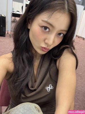 Jihyo - Spank me I am naughty 😋💋