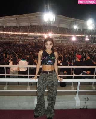 Jihyo - Leg day is paying off  don t you think