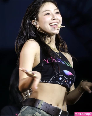 Jihyo - Who all would be interested in weekly exclusive pics vids sent to